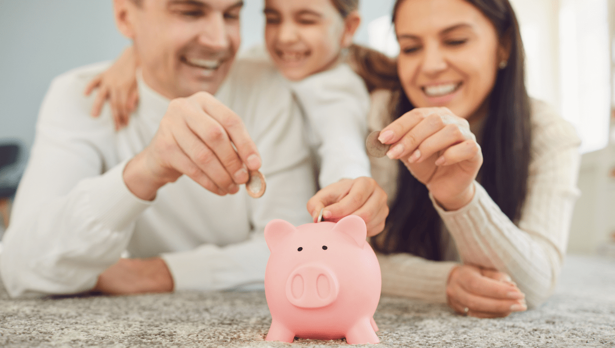Family savings with Piggy bank